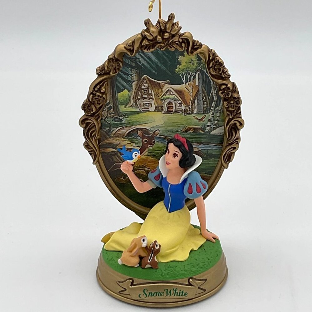 Hallmark Disney Snow White The Enchanted Memories Keepsake Vintage Ornament 1998 - Picture 3 of 10